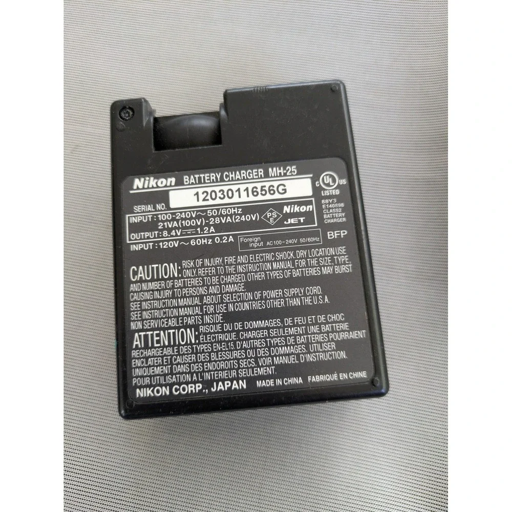 Nikon MH-25 Battery Charger for EN-EL15 Li-ion Batteries Black OEM